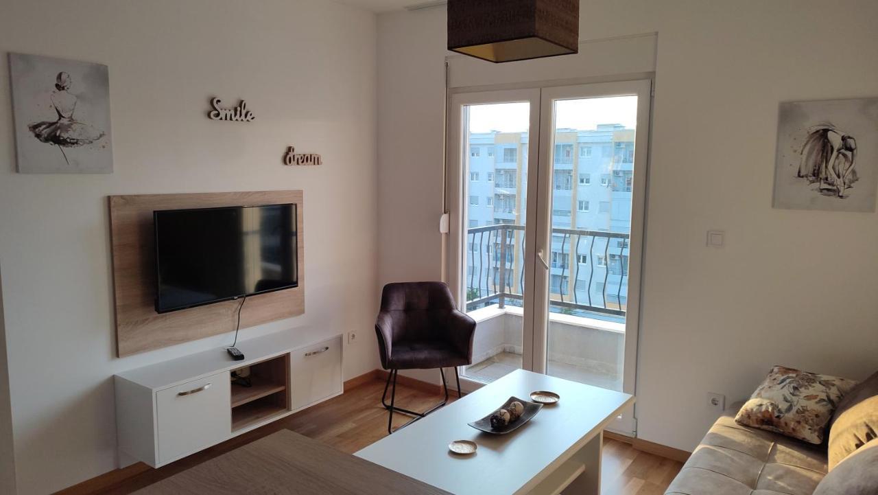 Apartmani Stari Aerodrom Podgorica Extérieur photo
