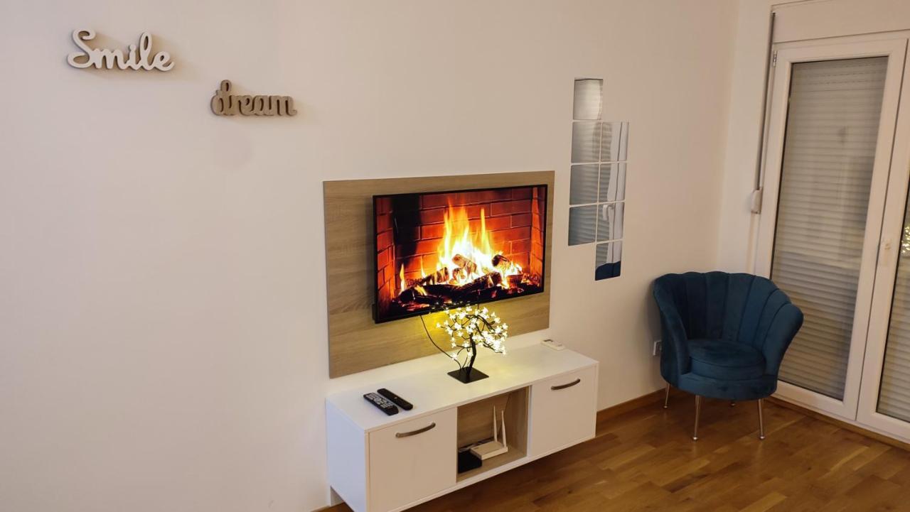 Apartmani Stari Aerodrom Podgorica Extérieur photo